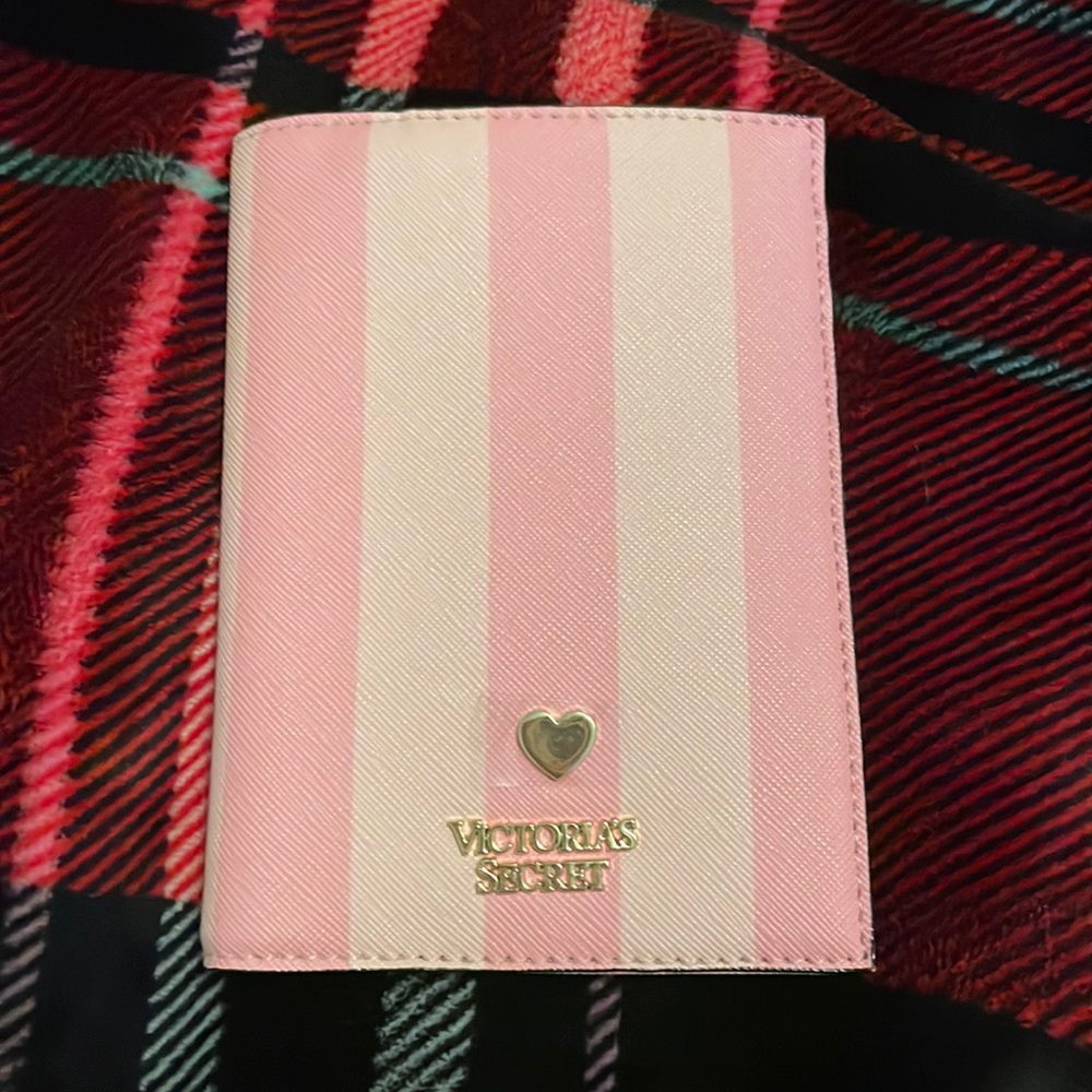 Victoria’s Secret passport case